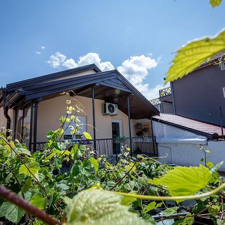 Self Check-In Apartment With Jacuzzi Mostar Exterior photo